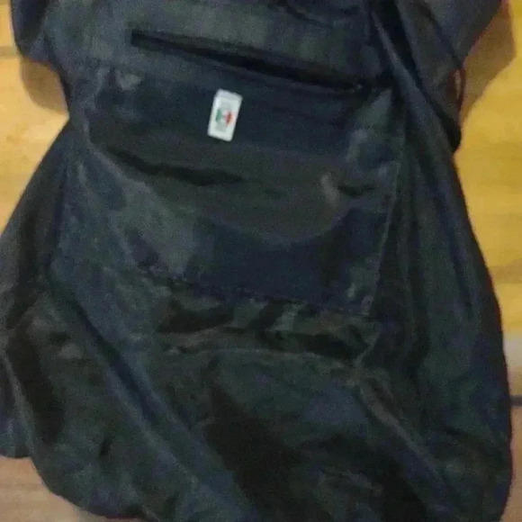 Black leather backpack 2 zippered‎ pockets outside 1 inside 100% leather medium - Picture 5 of 9